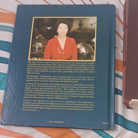 Assorted Cookbook Collection - Picture 12 of 14